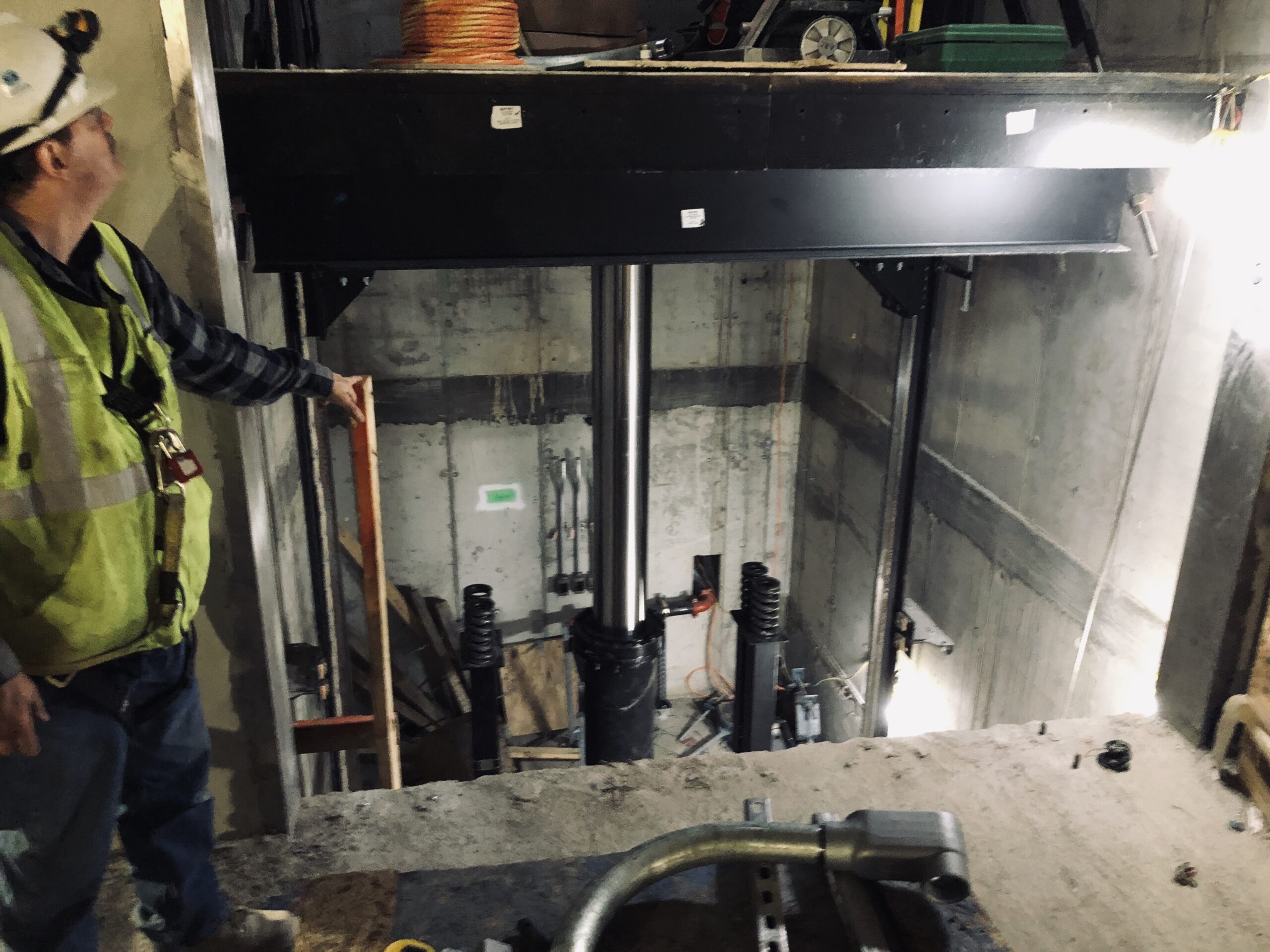 تعمیر آسانسور در مهرشهر