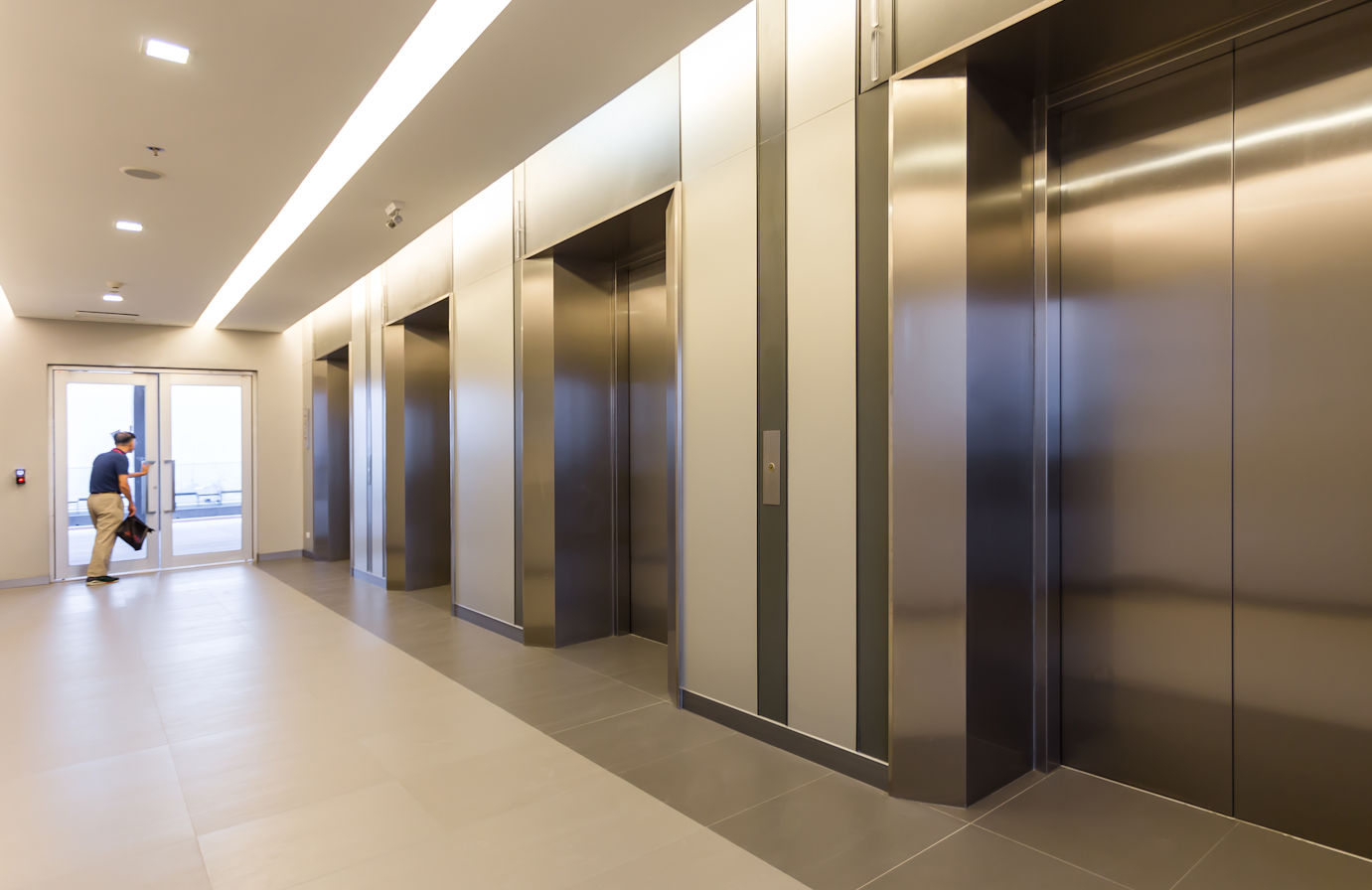 نصب آسانسور؛ تکنولوژی hatch latch در نصب آسانسور چه می کند؟