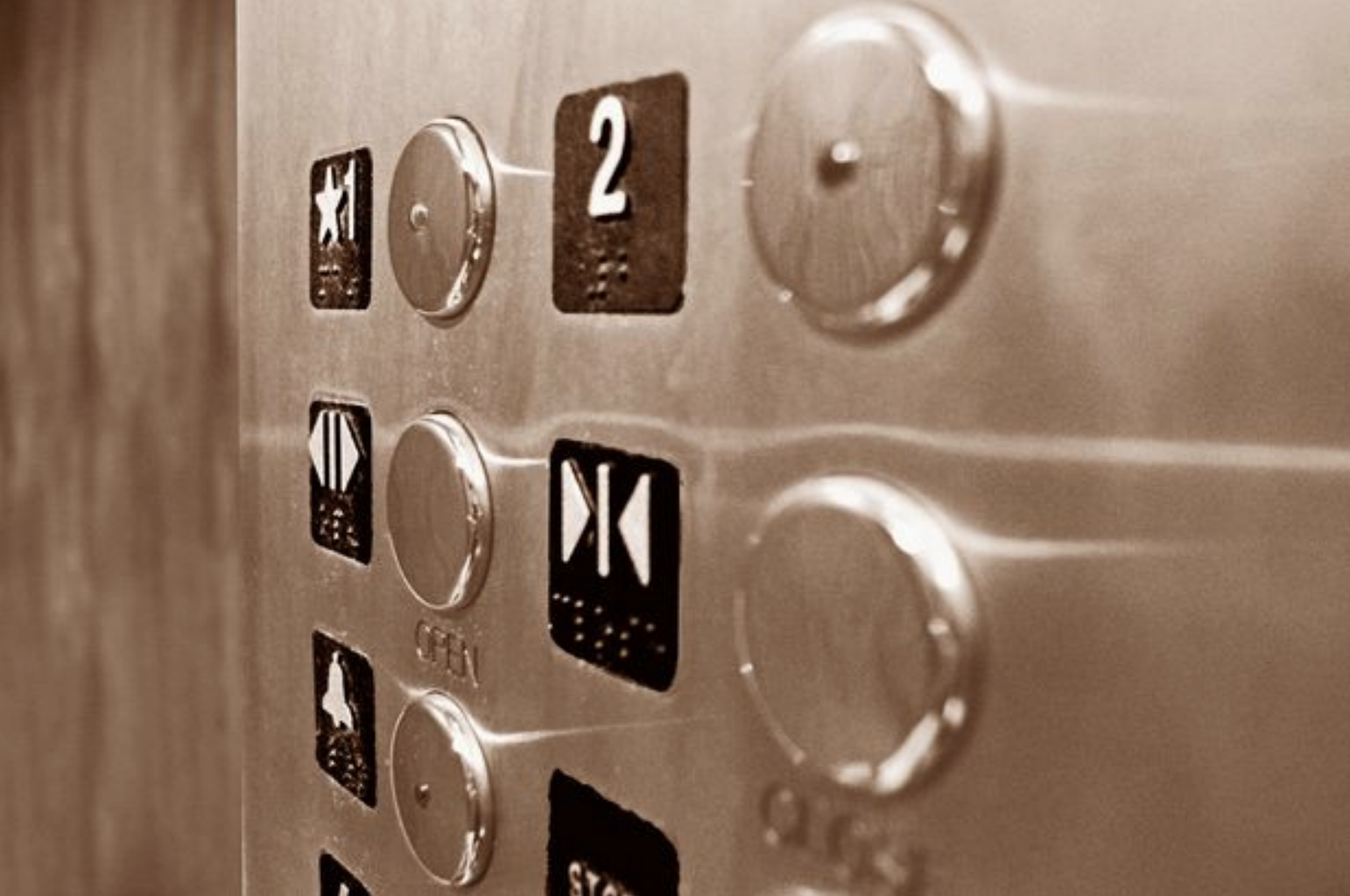 قیمت انواع آسانسور برای 3 تا 8 توقف